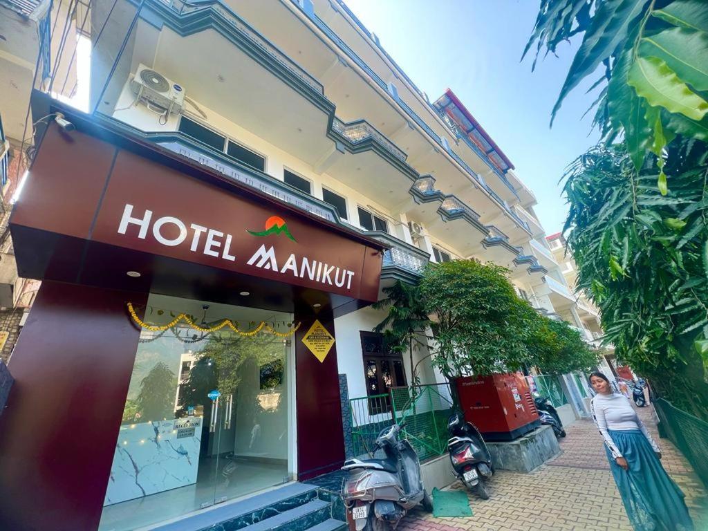 רישיקש Hotel Manikut מראה חיצוני תמונה